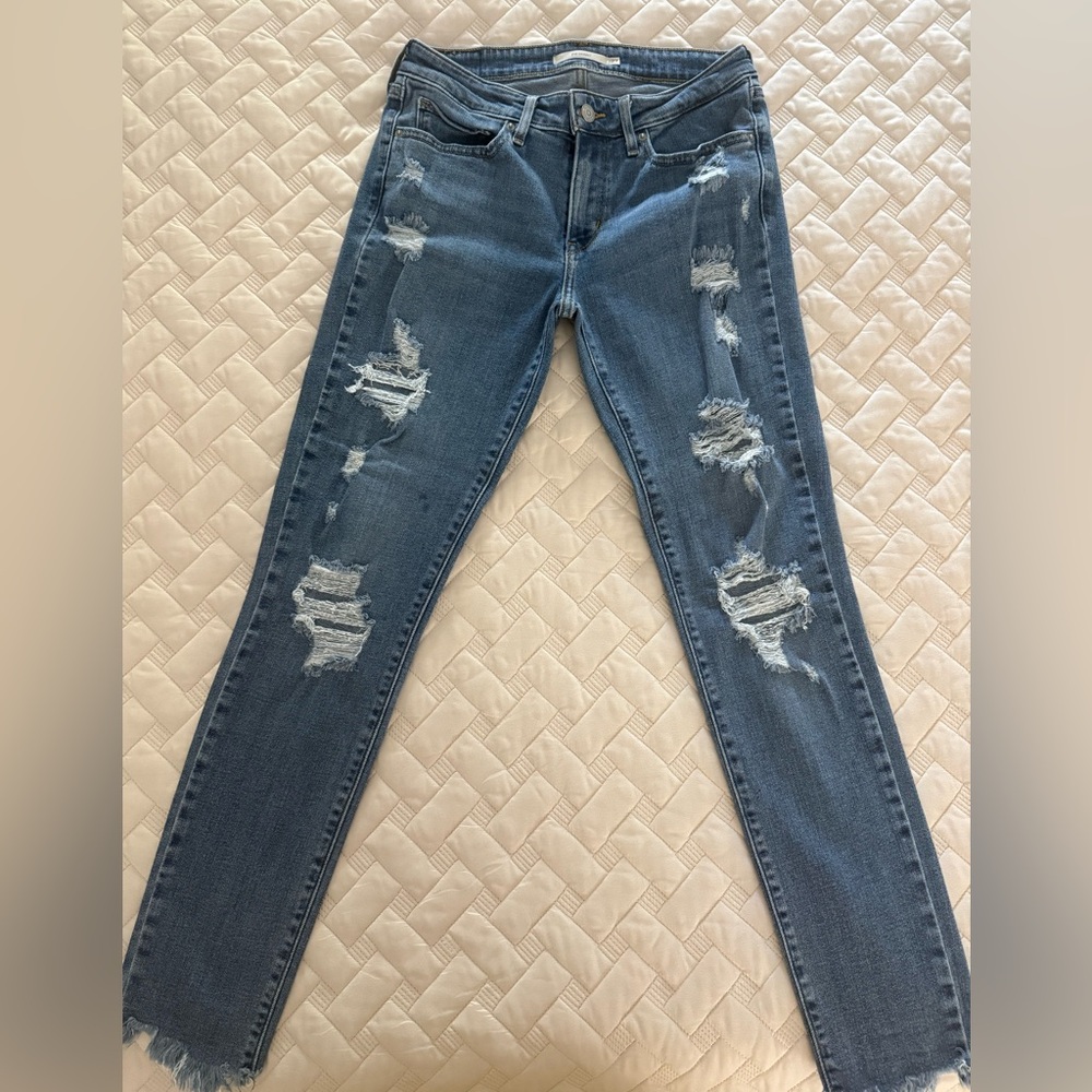 Levi's 711 Distressed Skinny Jeans in Blue